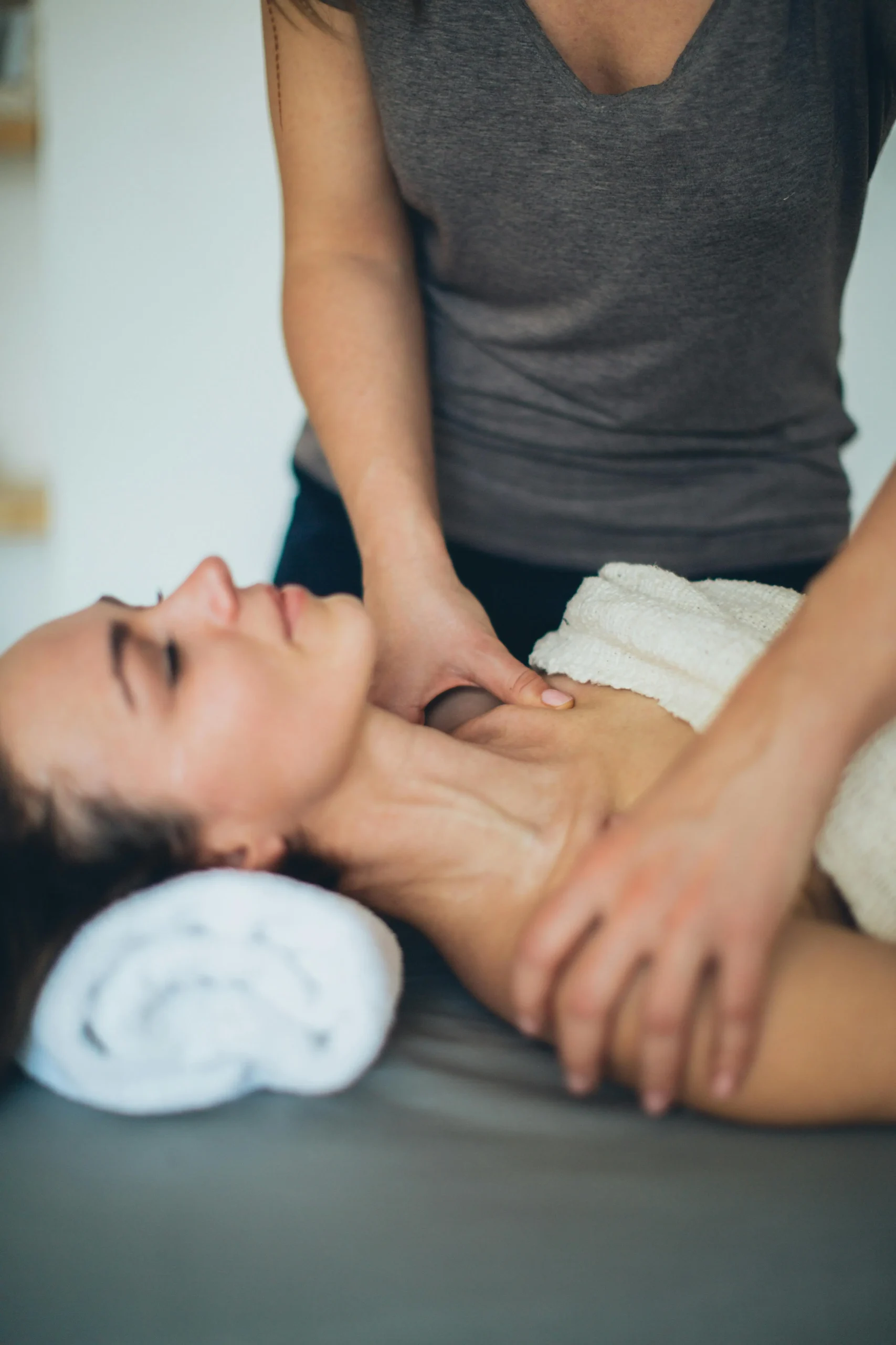 Méthode Vodder : pourquoi est-elle si efficace ? 51 vodder pression rythme.webp scaled